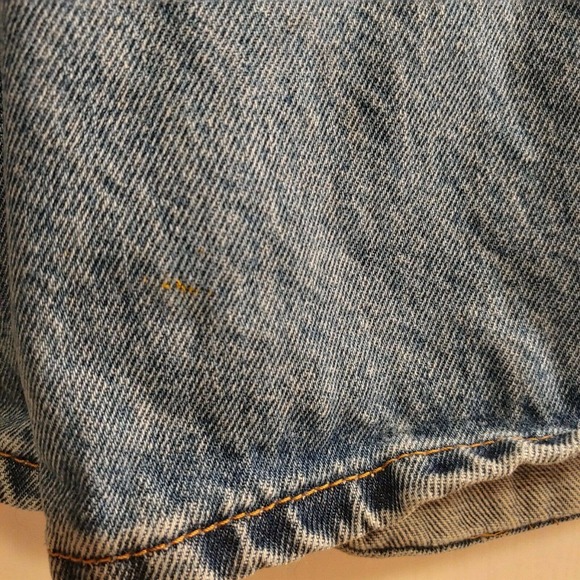 Vintage Levi 550 Denim Shorts sz 33 - Picture 2 of 8